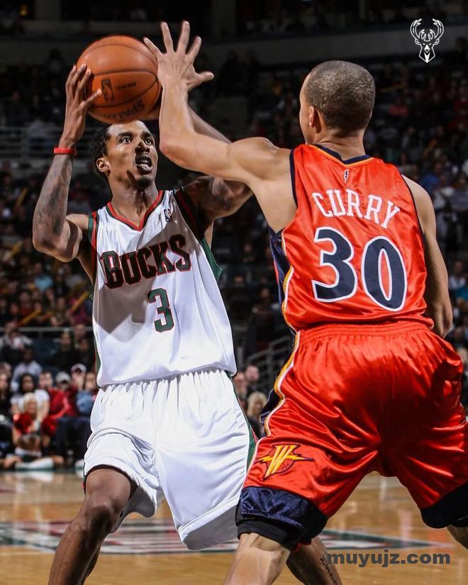 nimg-384 一年怒亏2个亿,库里和安德玛的“孽缘”