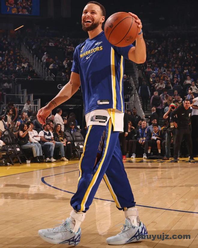 nimg-398 一年怒亏2个亿,库里和安德玛的“孽缘”